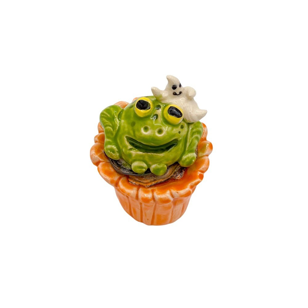 Frog & Ghost Cupcake