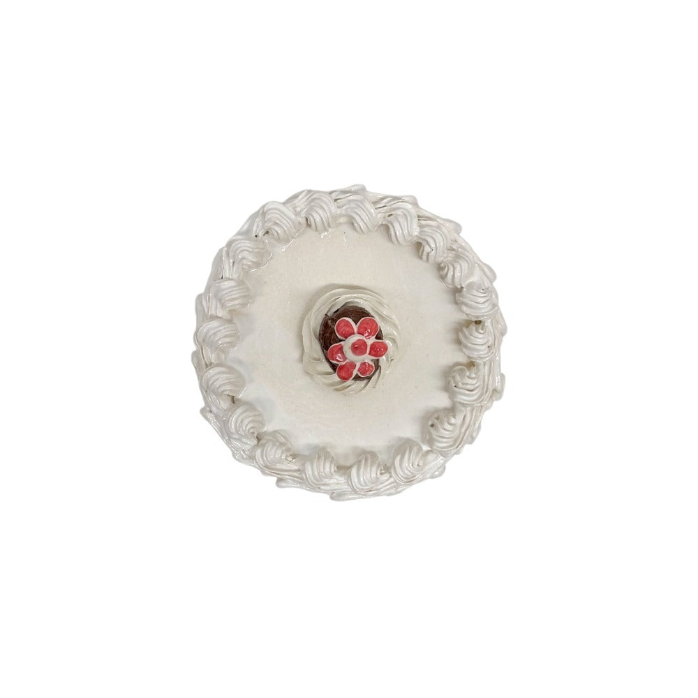 Vanilla Petite Cake With Flower Candy 72