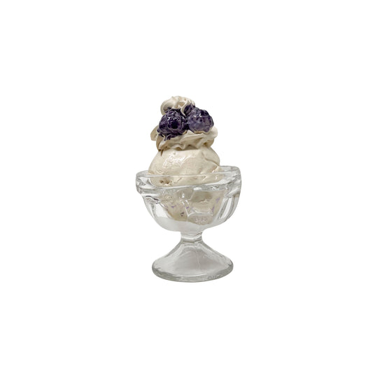 Single Scoop With Blackberries 1