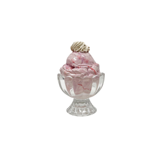 Strawberry Scoop with Whip Cream 1