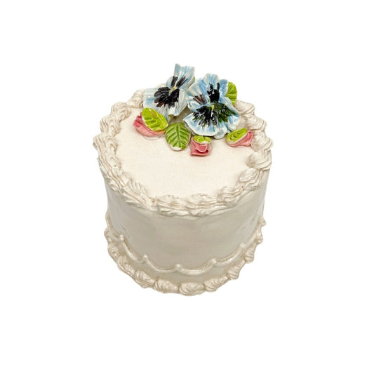 Pansy Topped Vanilla Cake 1
