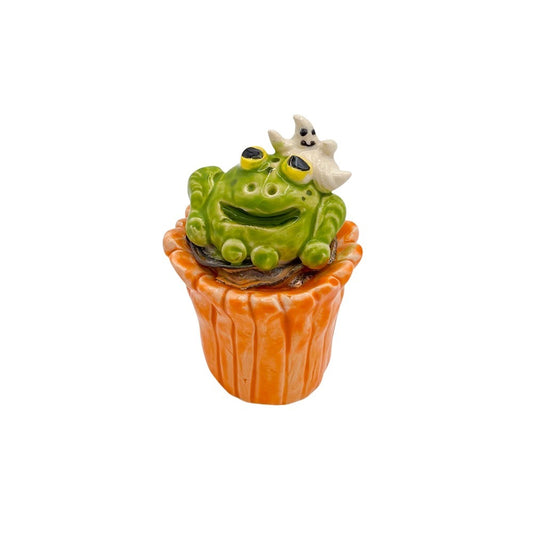 Frog & Ghost Cupcake