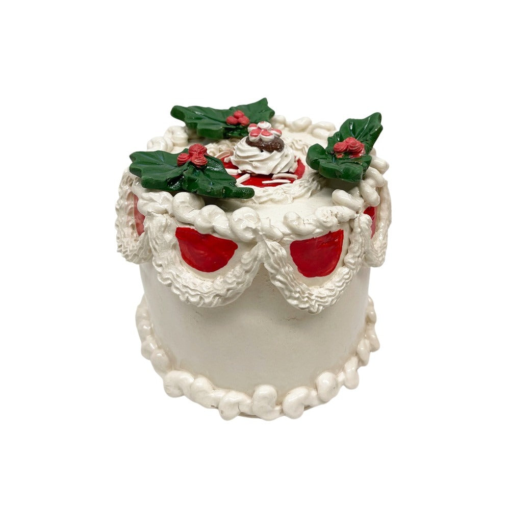 Vintage Holly And Berry Vanilla Cake 33